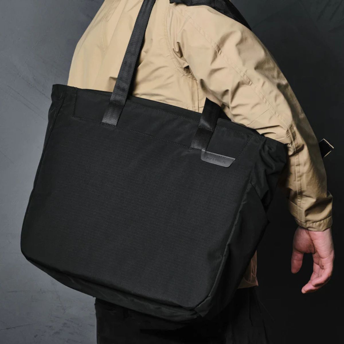Alpaka Metro Tote