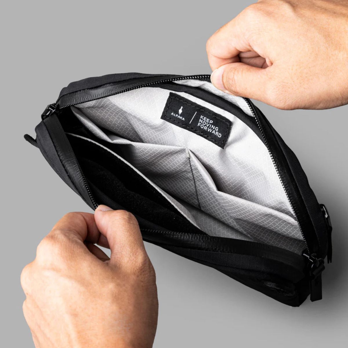 Alpaka Flight Sling 1L