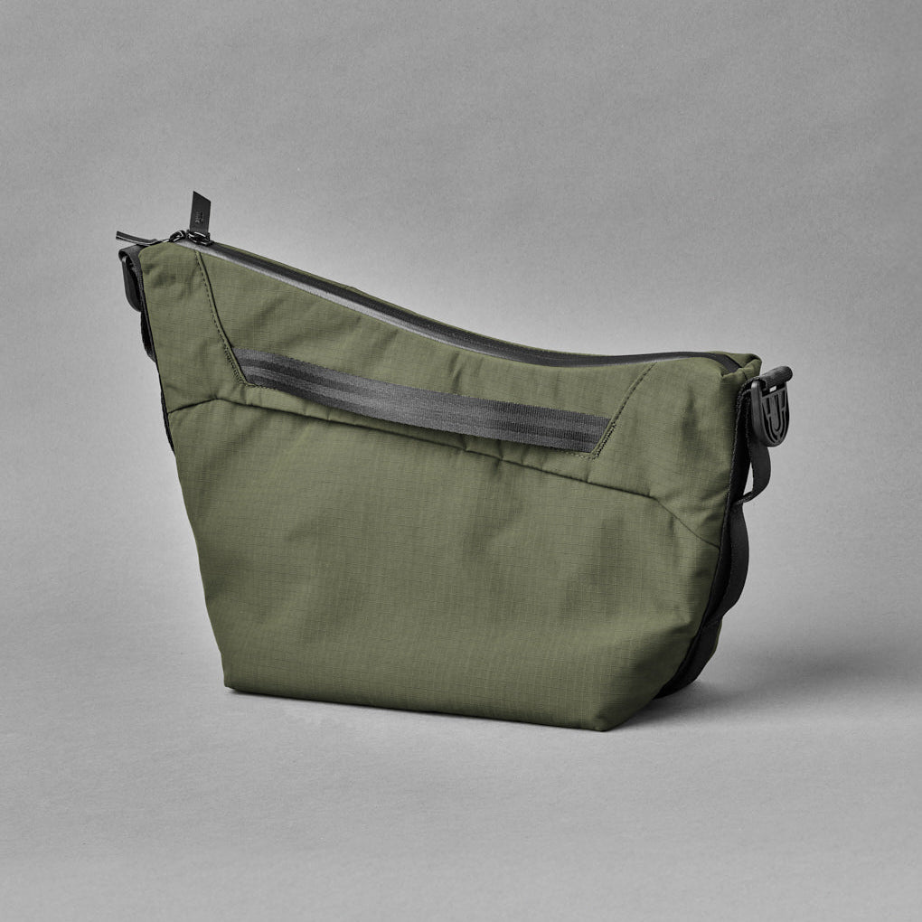 Alpaka Flow Satchel 4L