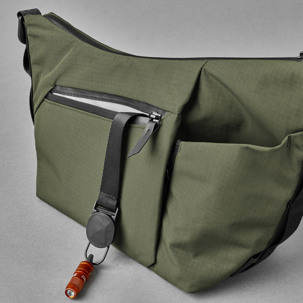 Alpaka Flow Satchel 4L