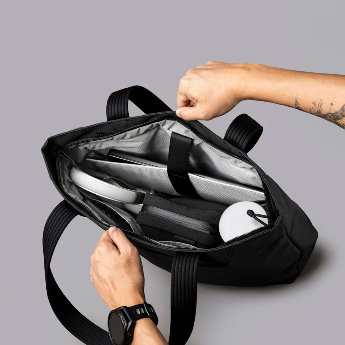 Alpaka Large Flight Tote