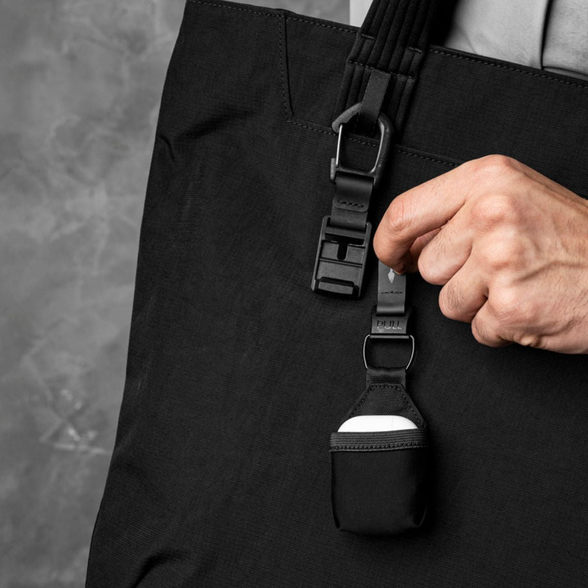 Alpaka Large Flight Tote