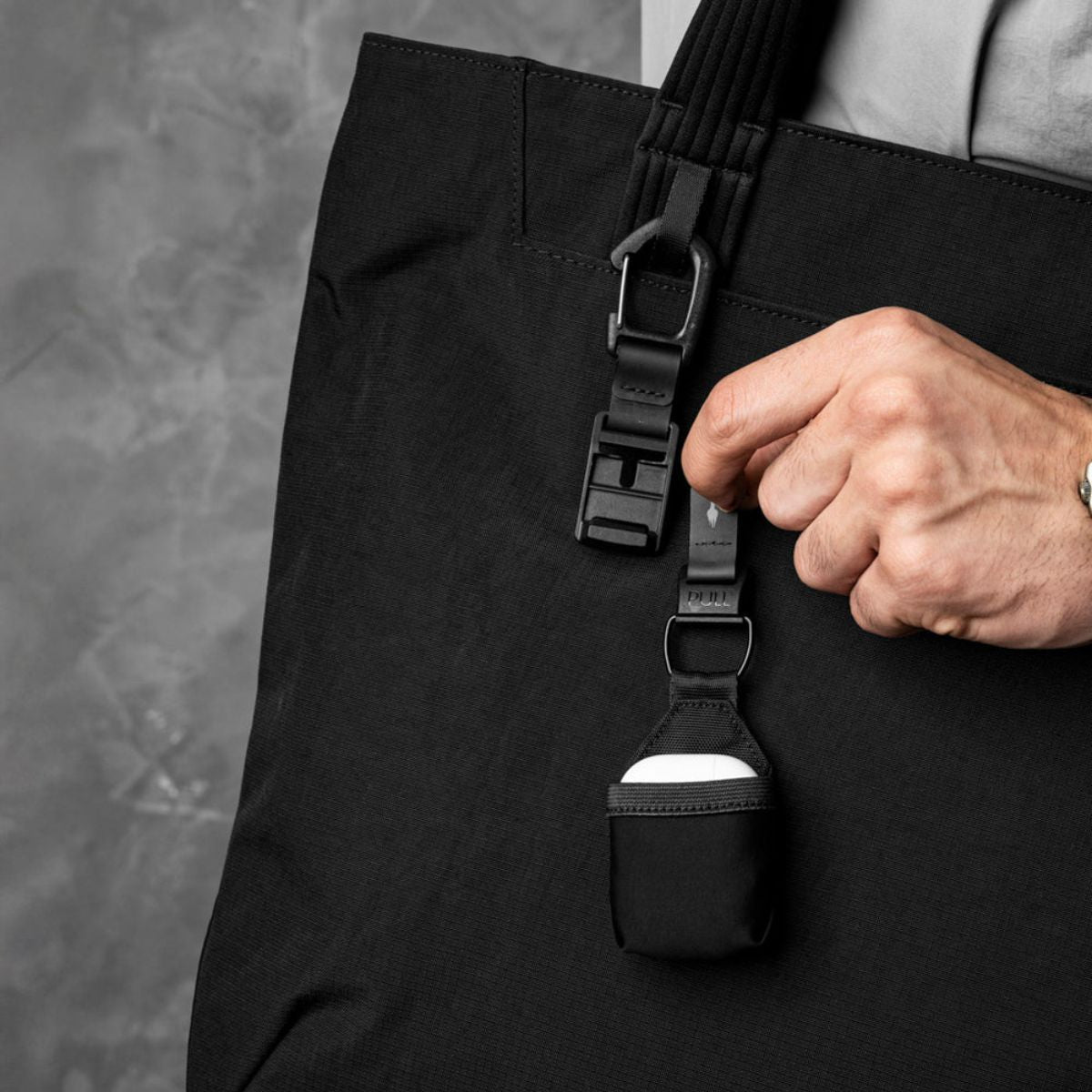 Alpaka Medium Flight Tote