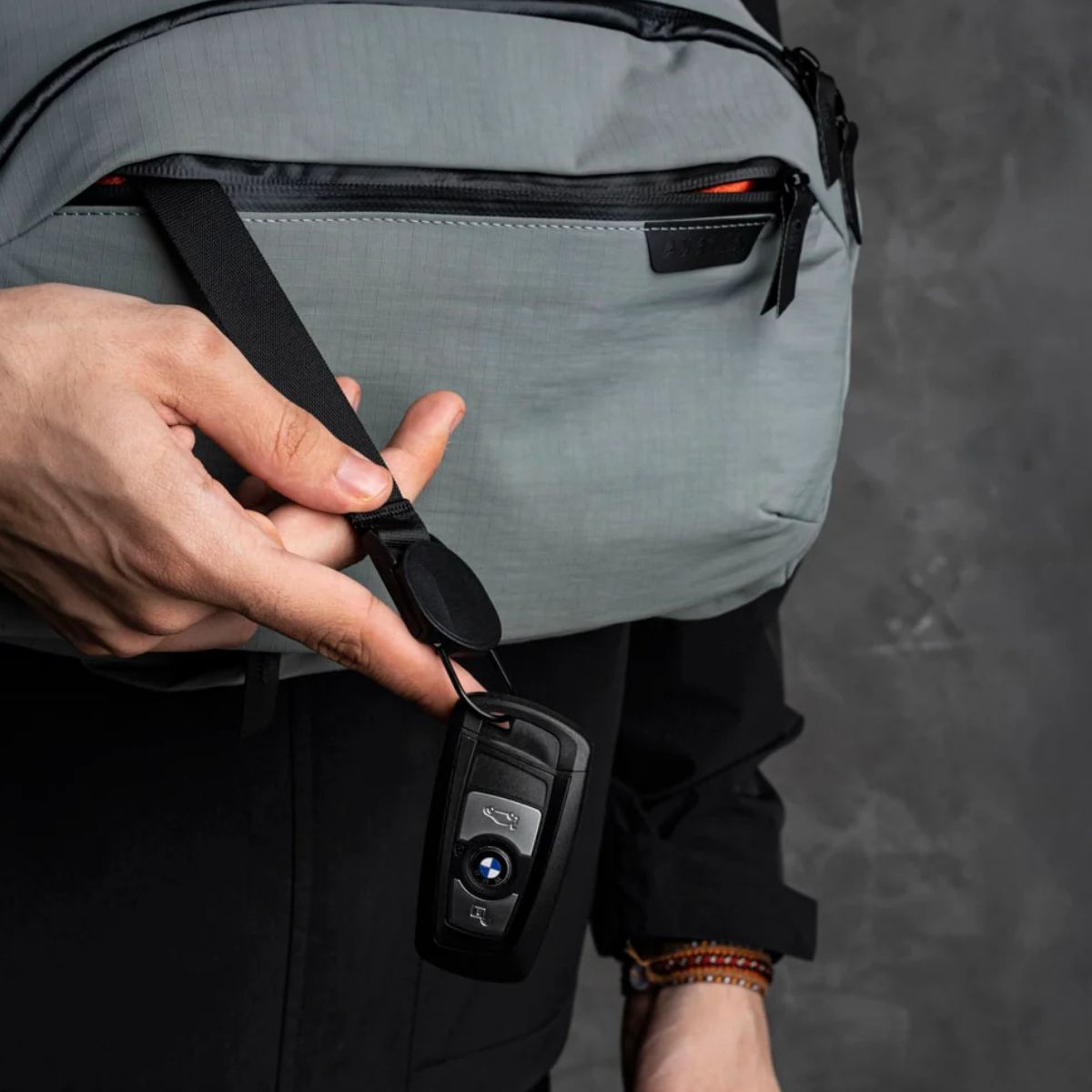 Alpaka Metro Crossbody - Left Shoulder