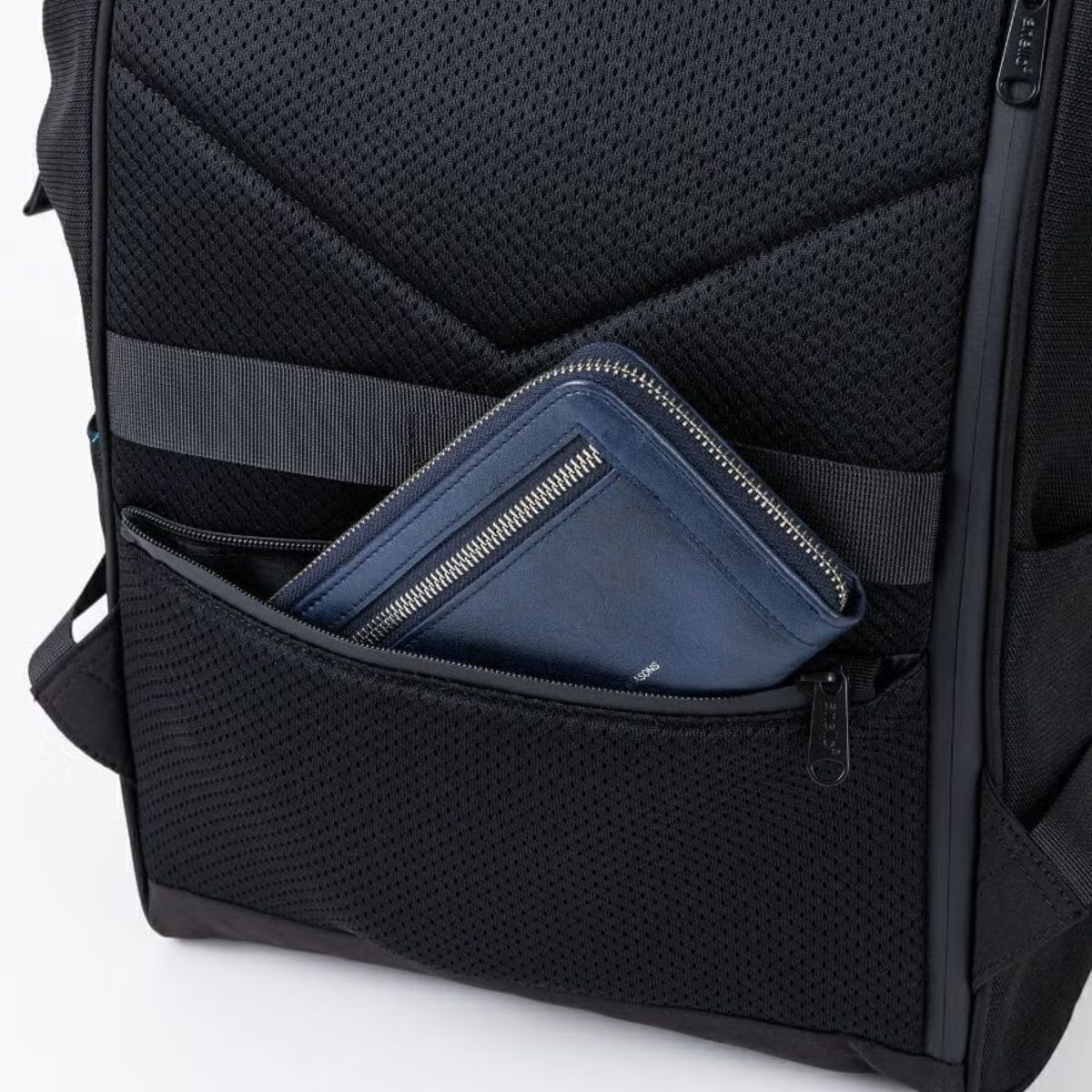 Anello Expand5 Clasp Backpack Large