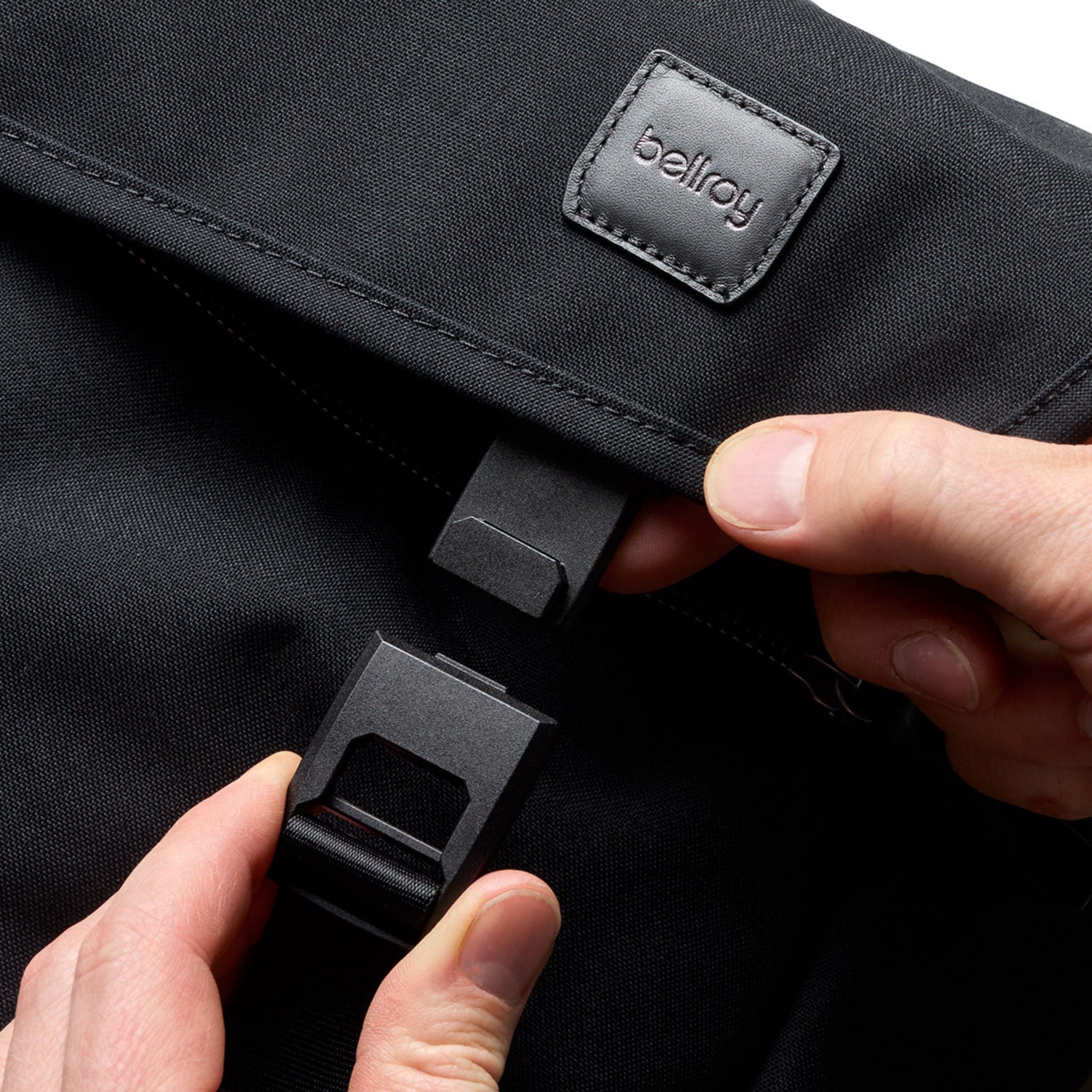 Bellroy Classic Messenger