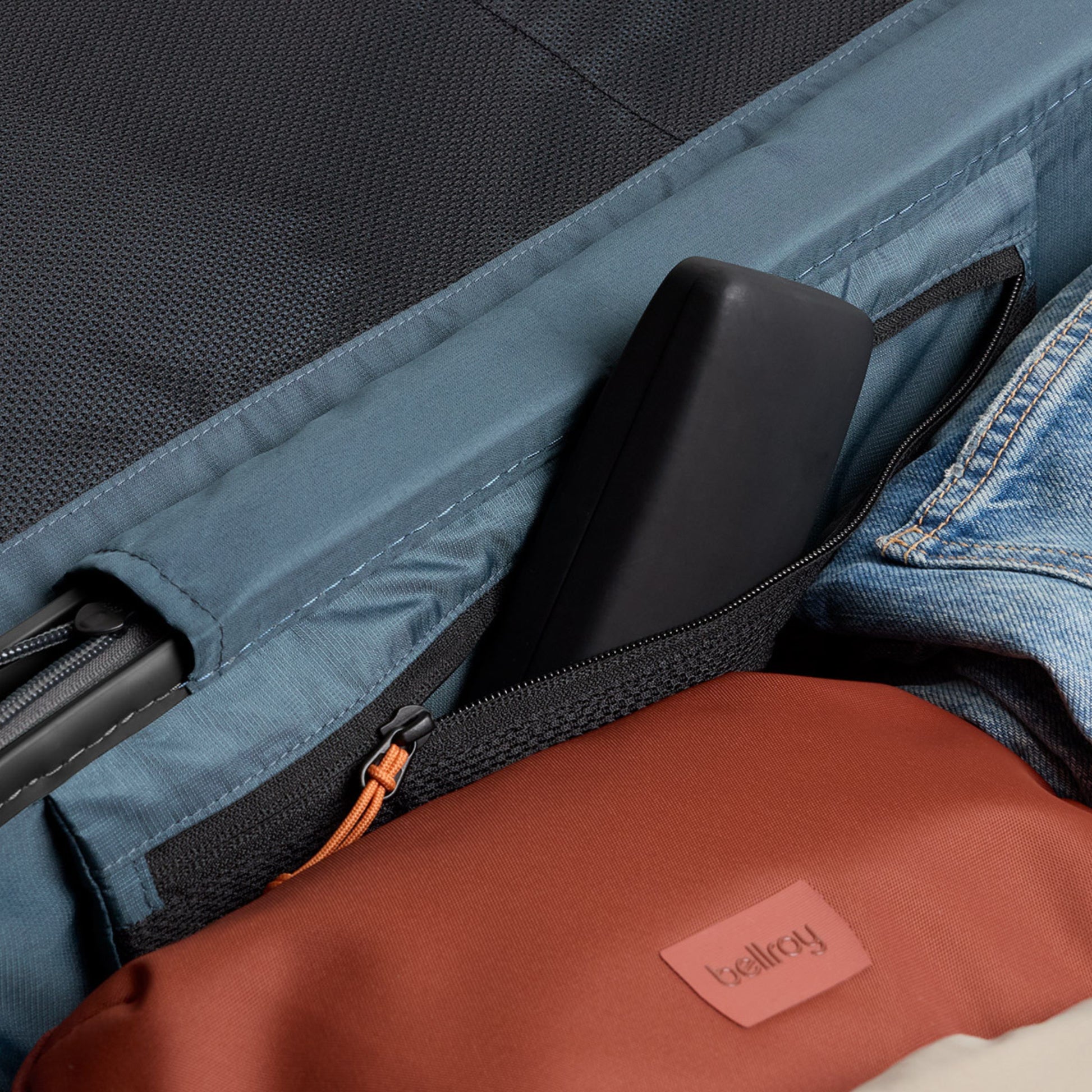 Bellroy Transit Check-In Large