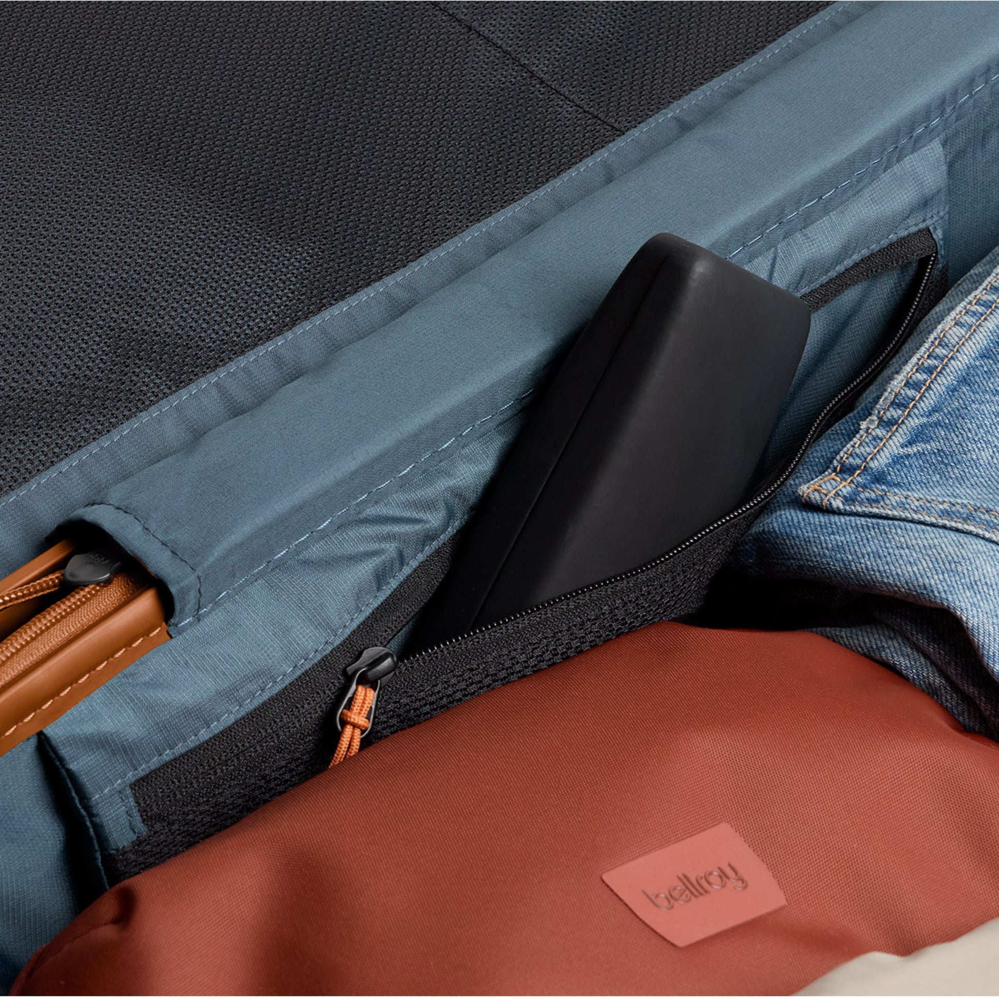 Bellroy Transit Check-In Large