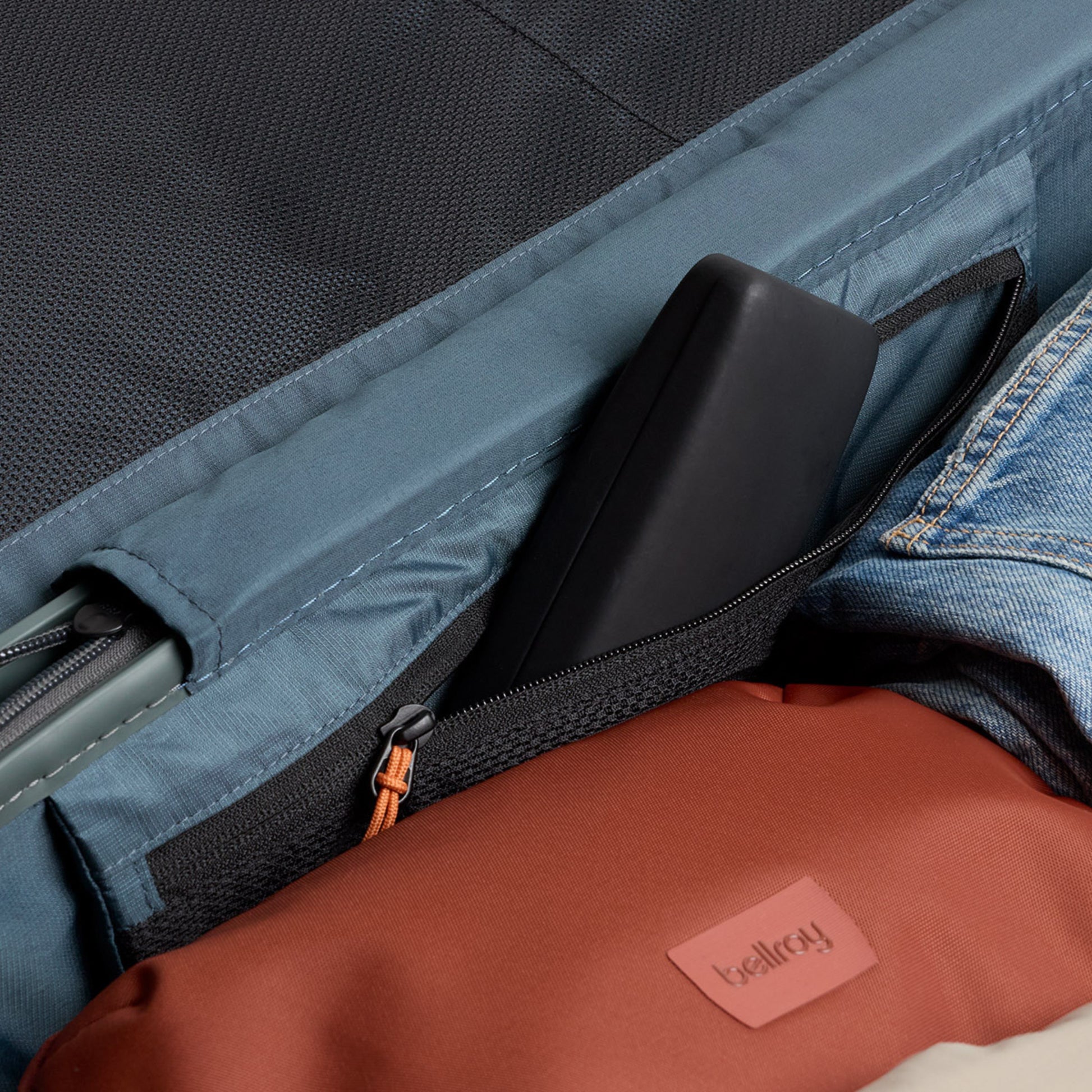 Bellroy Transit Check-In Large