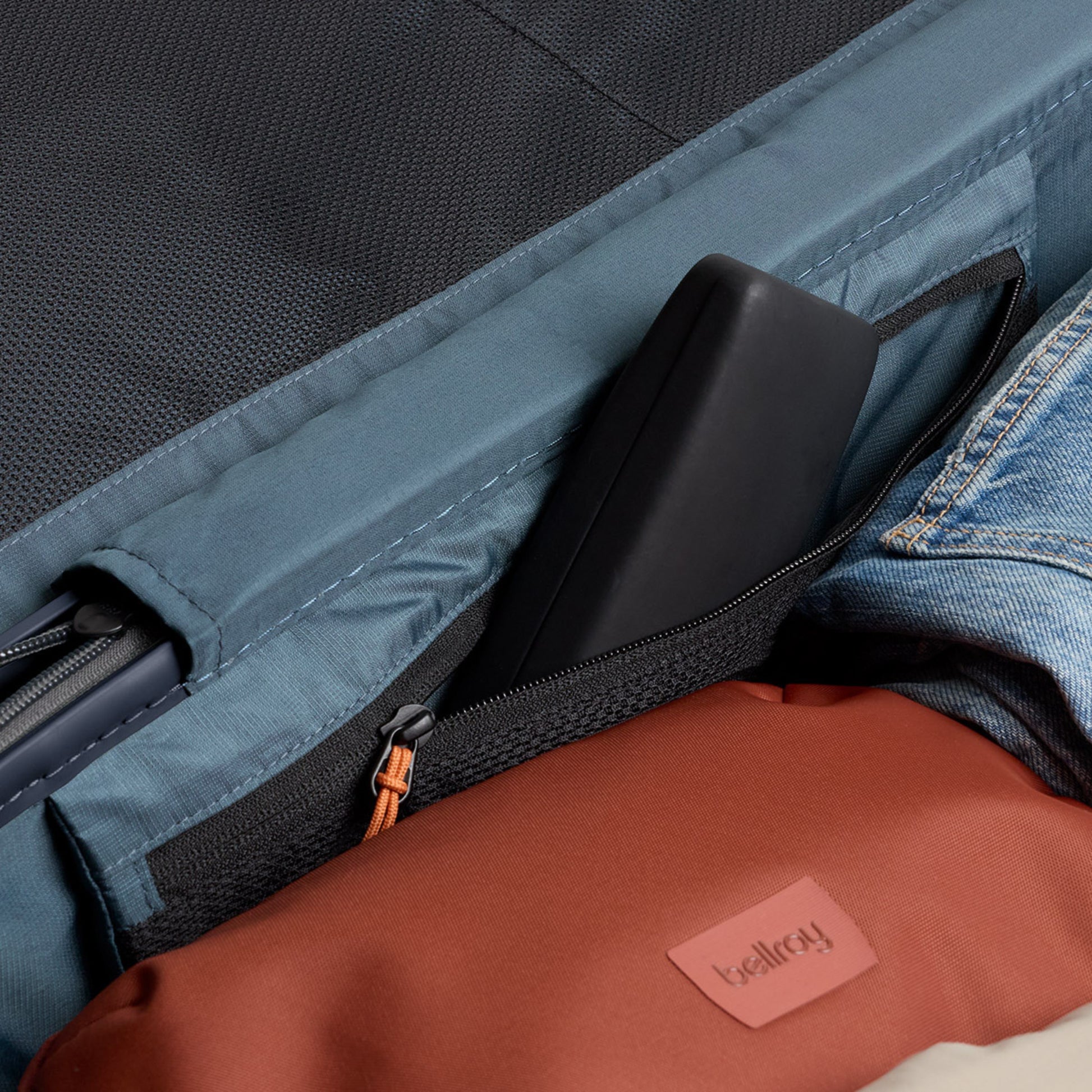 Bellroy Transit Check-In Large