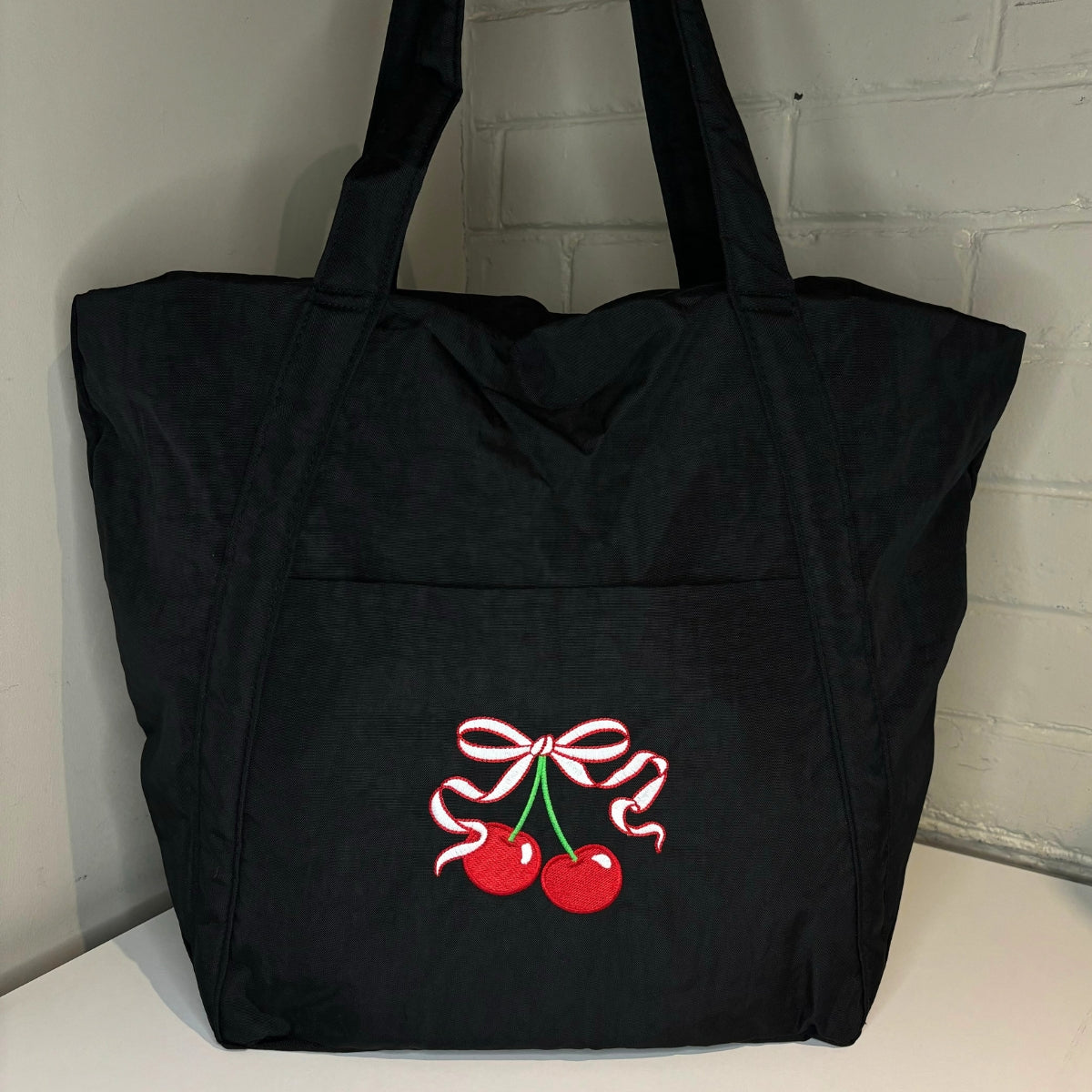 Baggu Cloud Bag Custom - Black/Cherry Bow