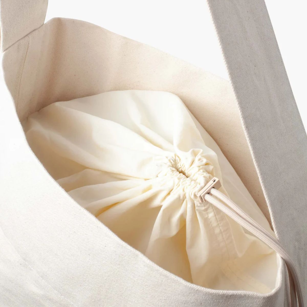 Kaan Crossbody Bucket