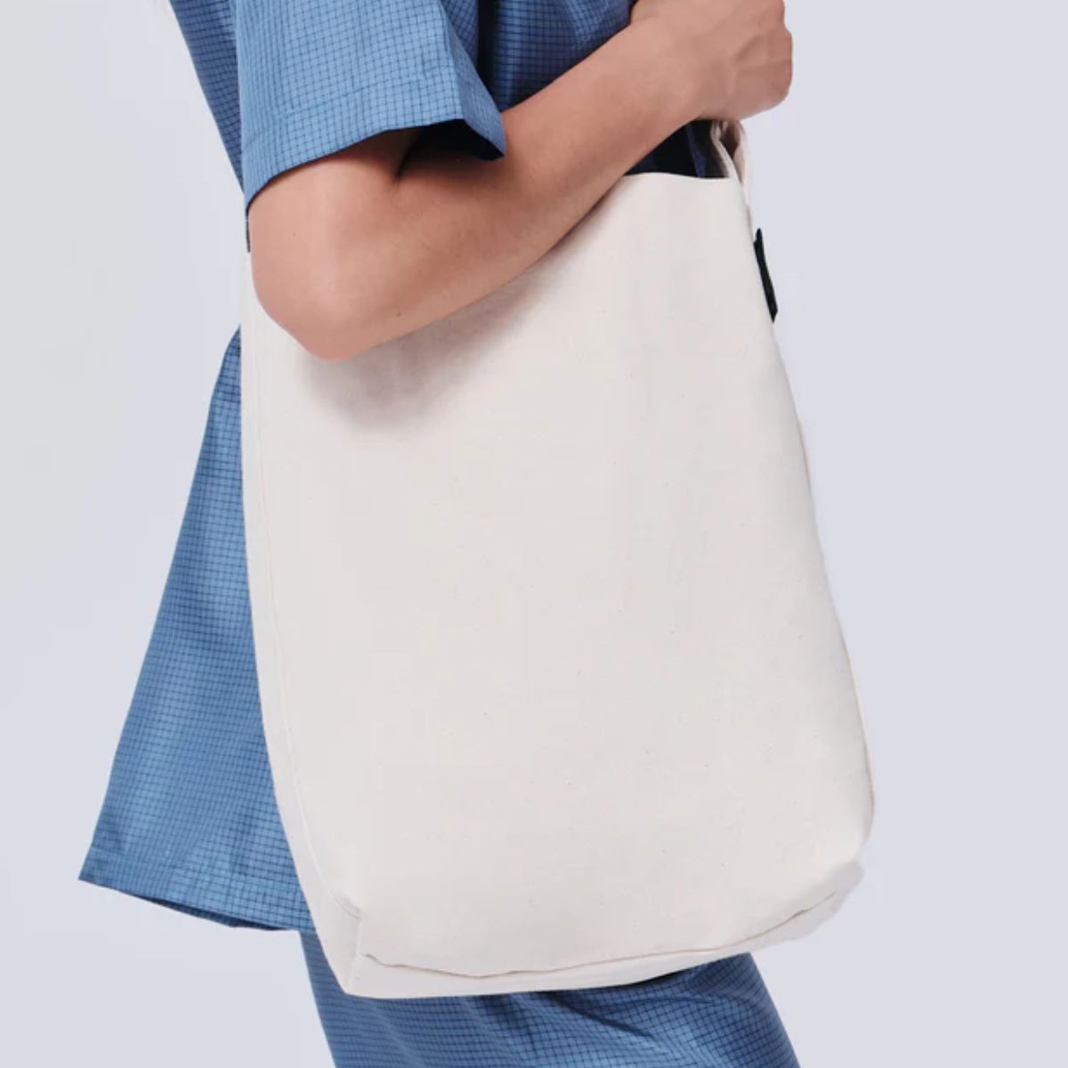 Kaan Crossbody Midi Bucket