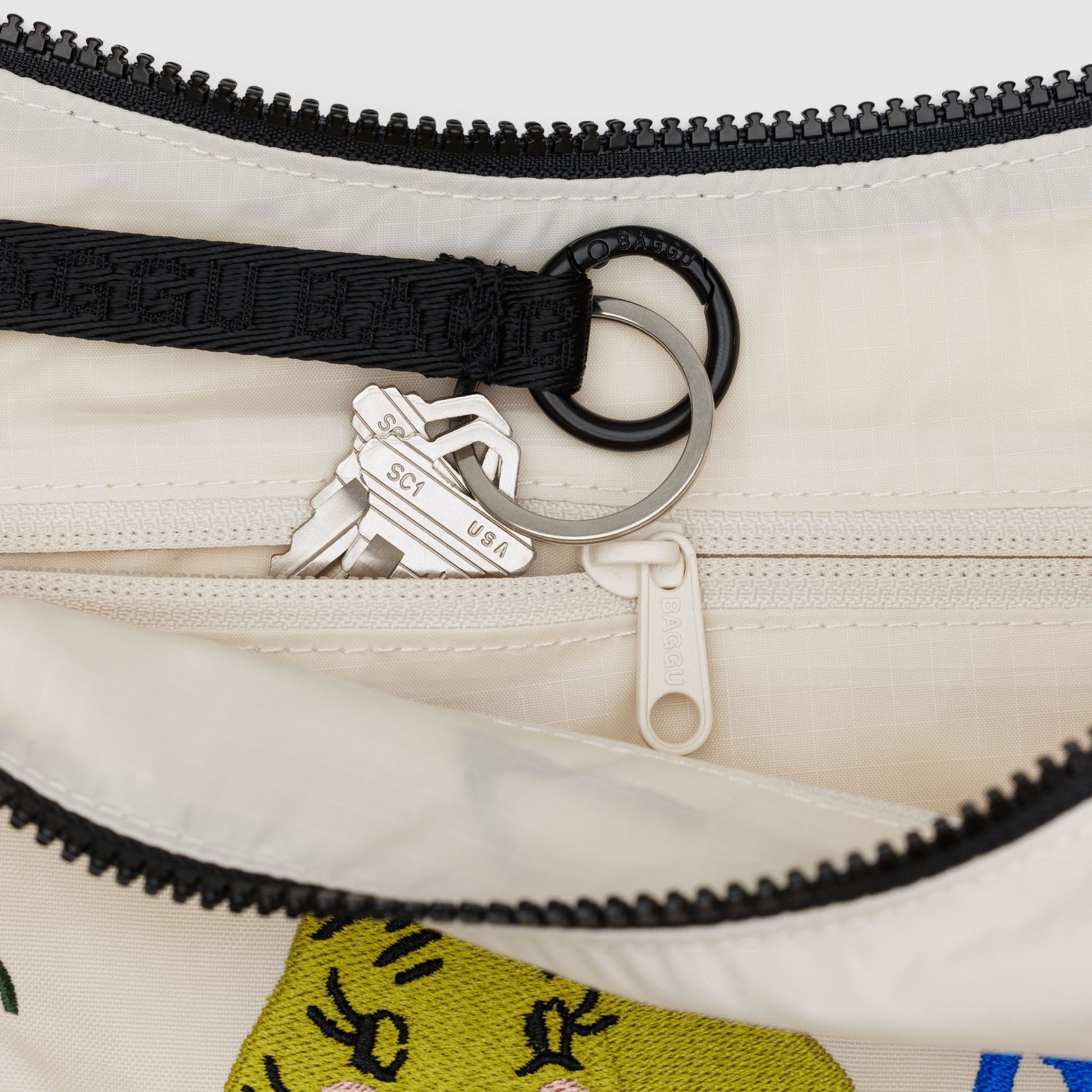 Baggu Medium Nylon Crescent Bag