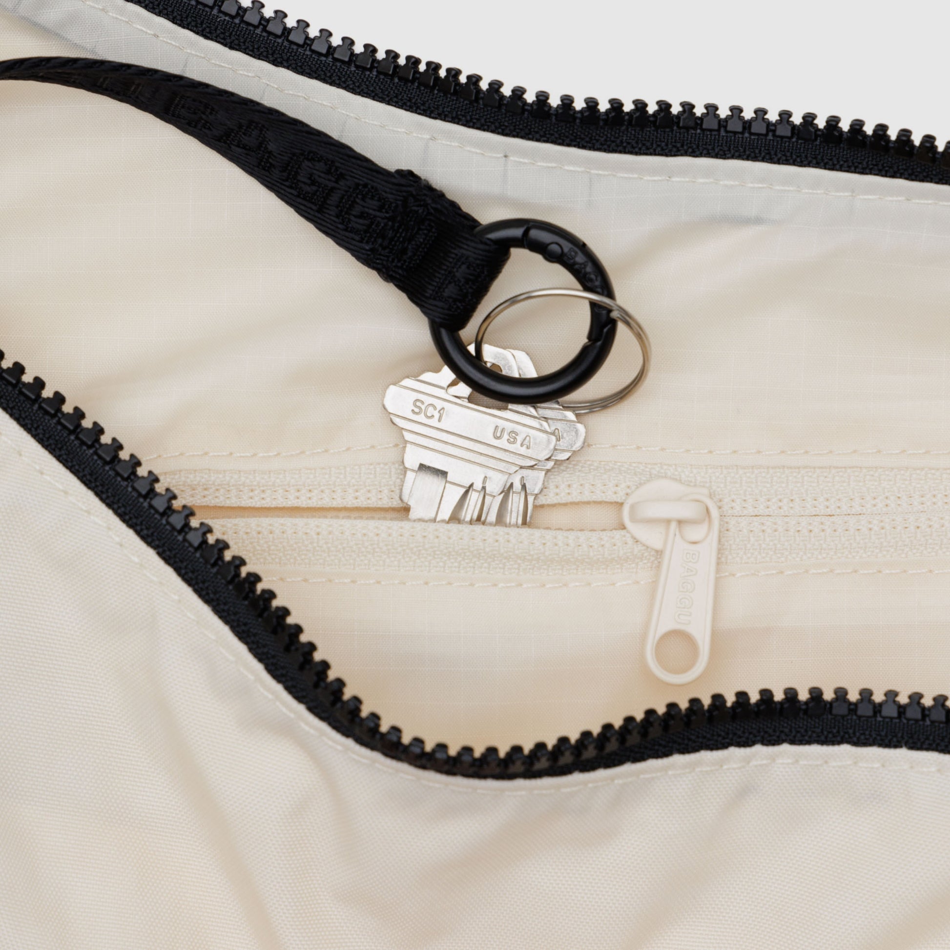 Baggu Medium Nylon Crescent Bag