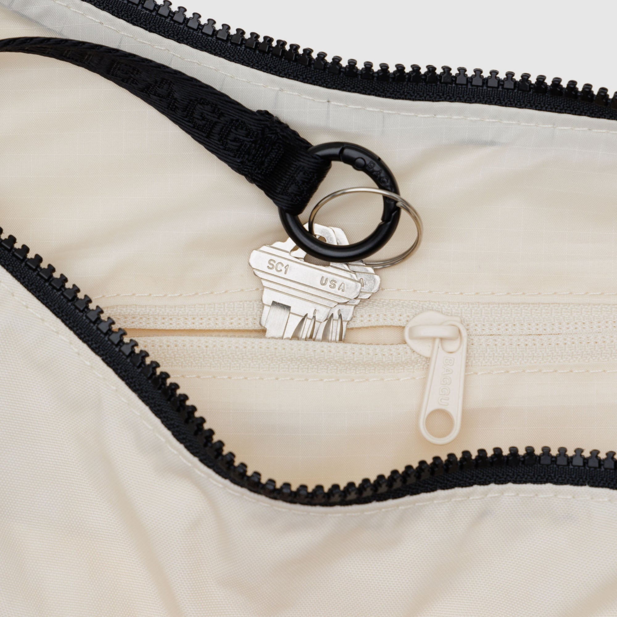 Baggu Medium Nylon Crescent Bag