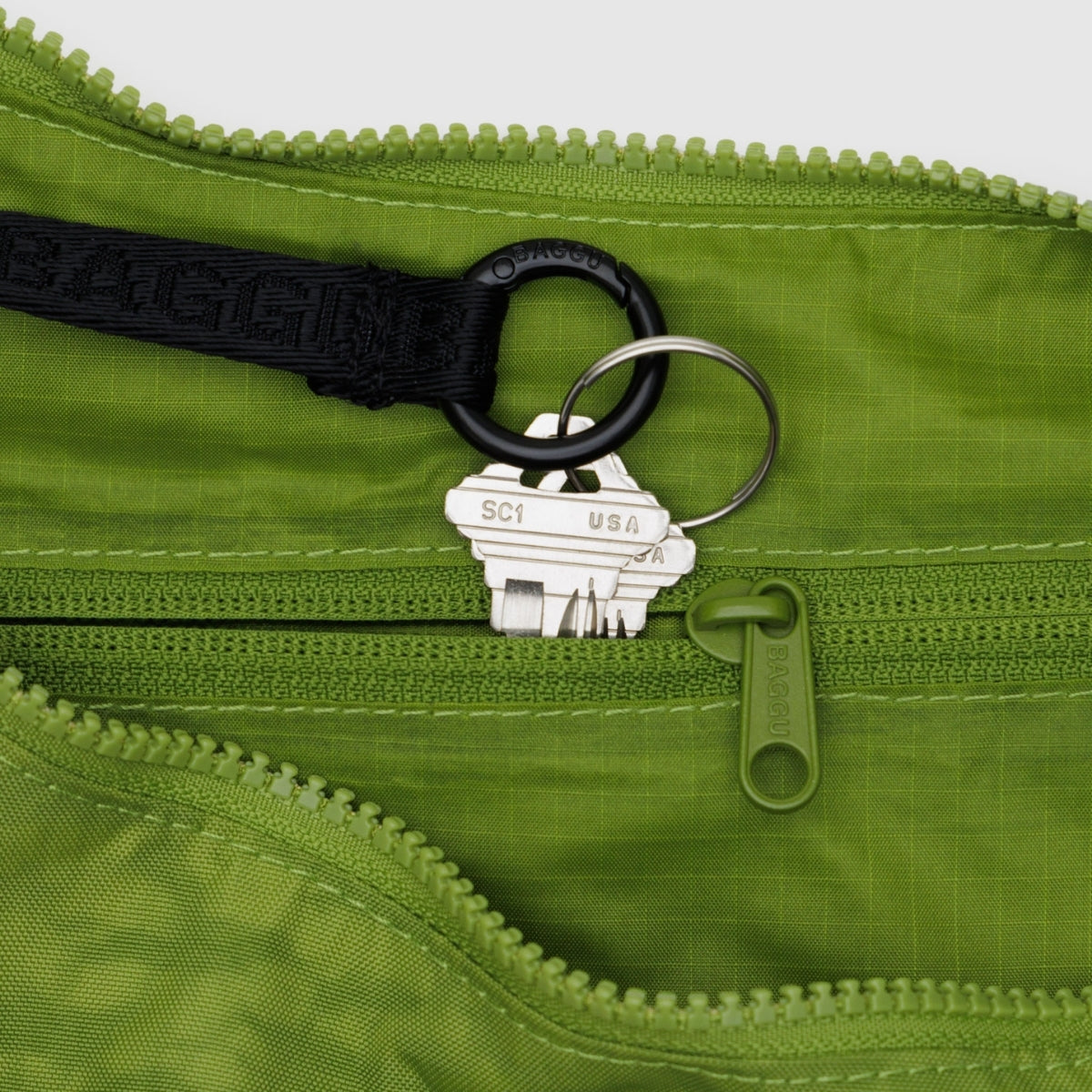 Baggu Medium Nylon Crescent Bag
