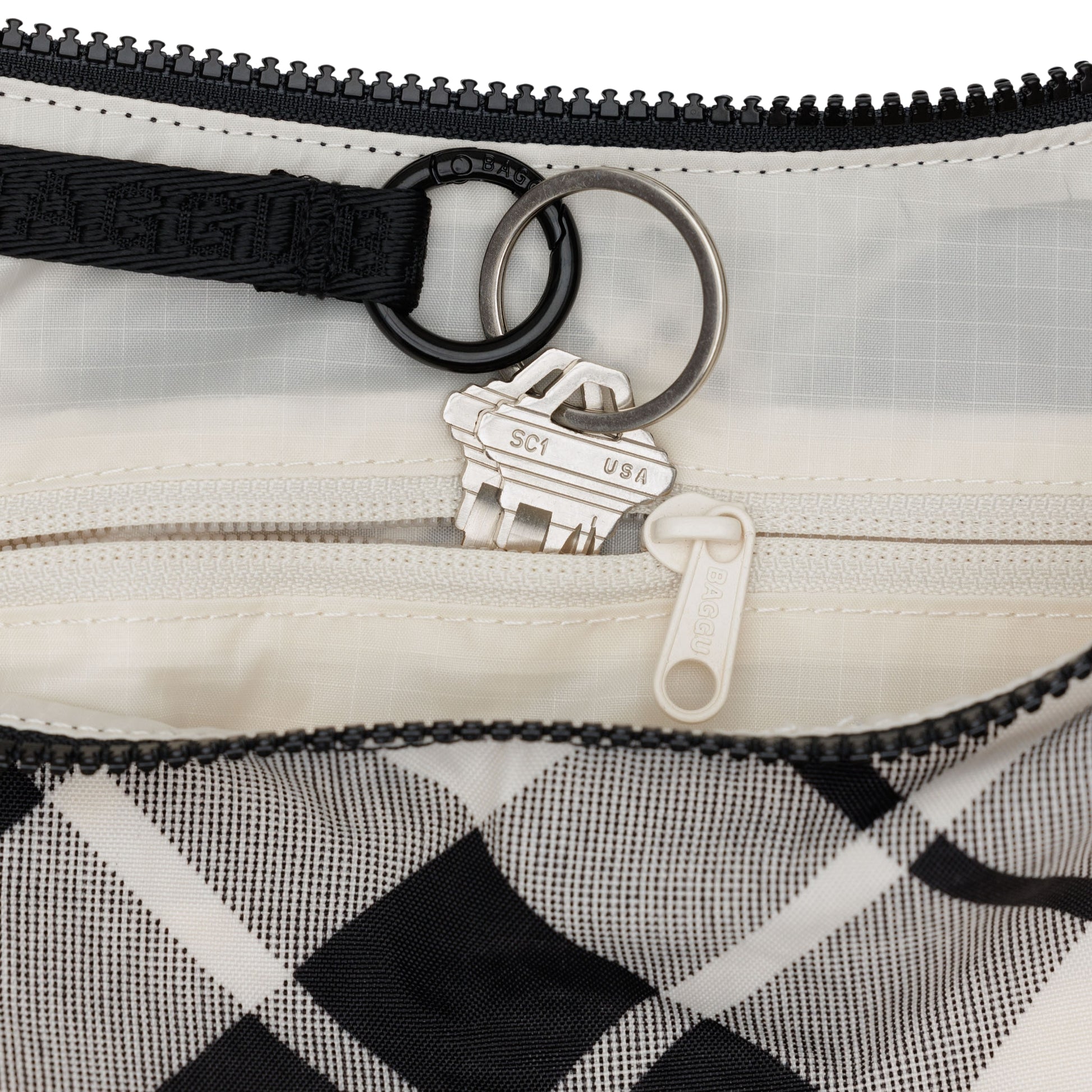 Baggu Medium Nylon Crescent Bag