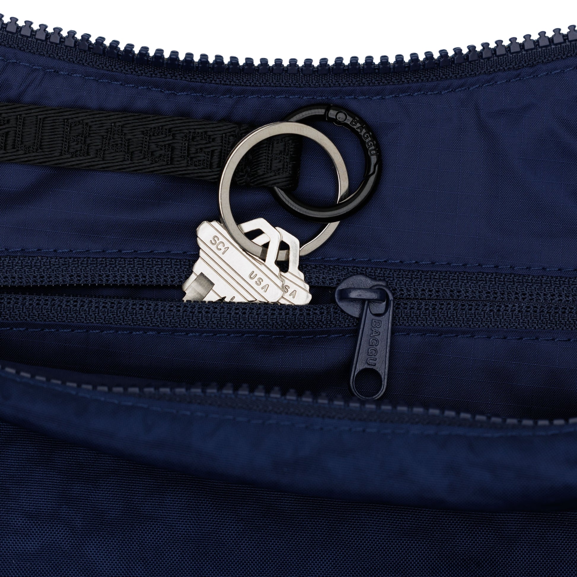 Baggu Medium Nylon Crescent Bag