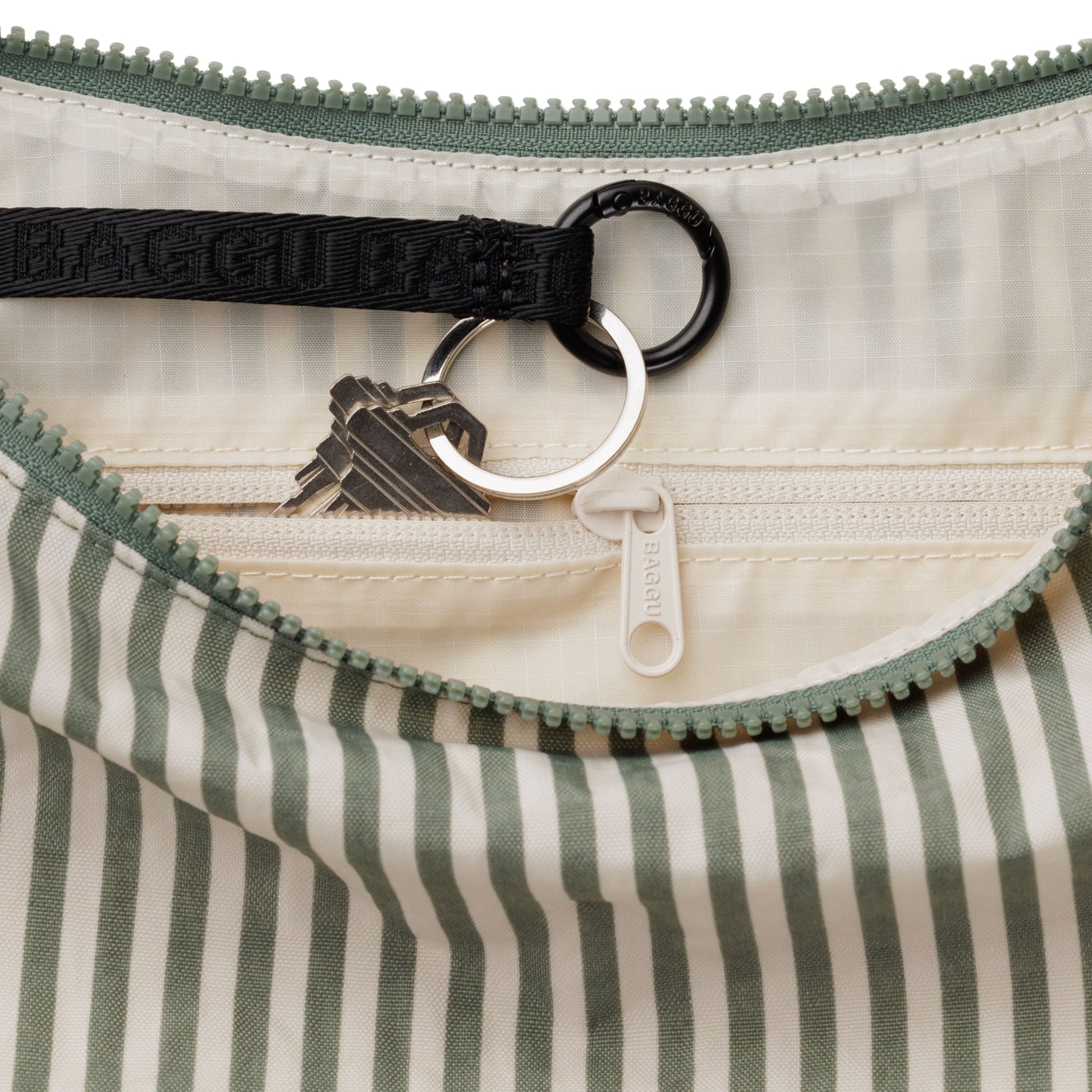 Baggu Medium Nylon Crescent Bag