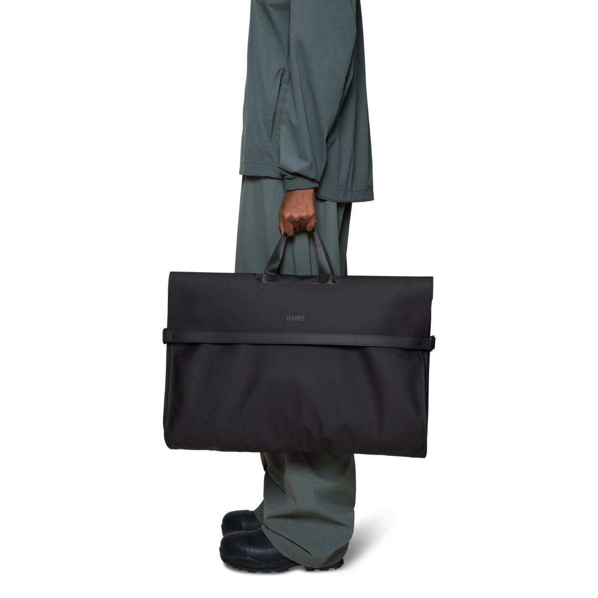 Rains OTG Suitbag