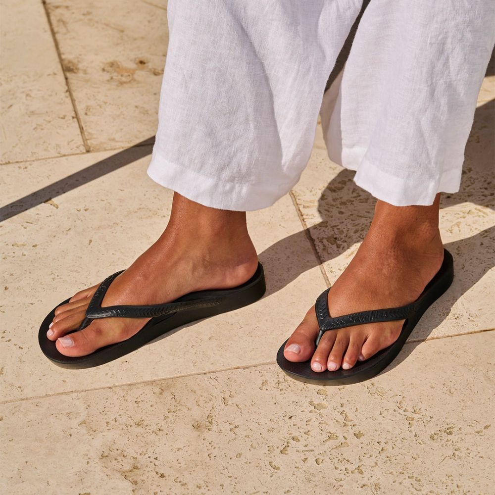 Archies Arch Support Flip Flops in Black