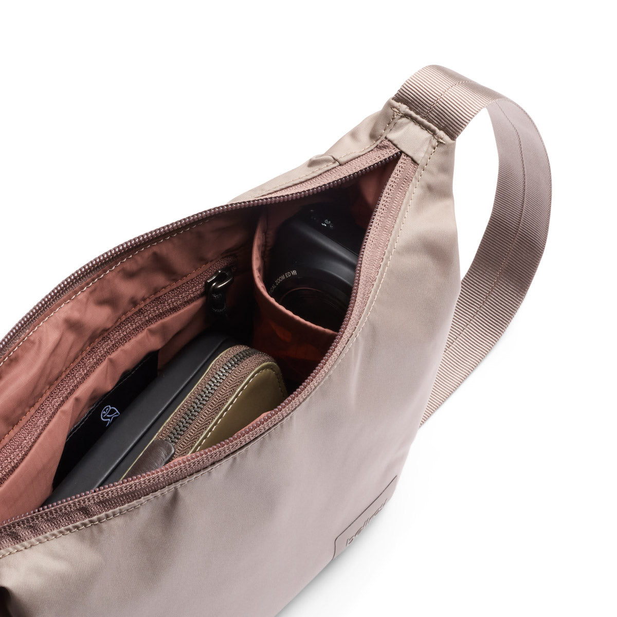 Bellroy Laneway Crescent Bag 2.5L