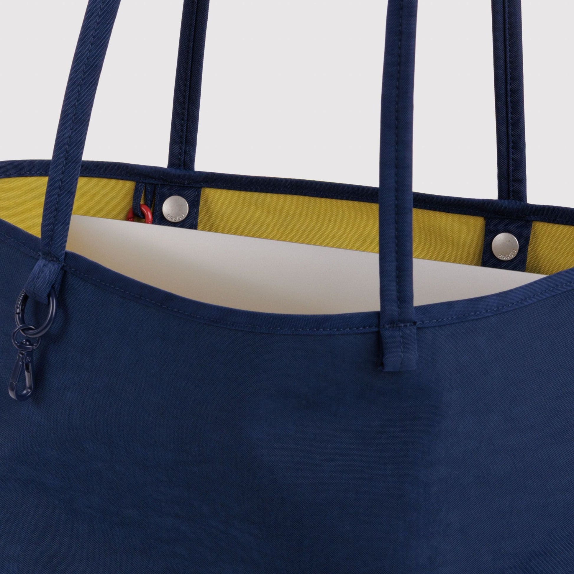 Baggu Medium Nylon Reversible Tote