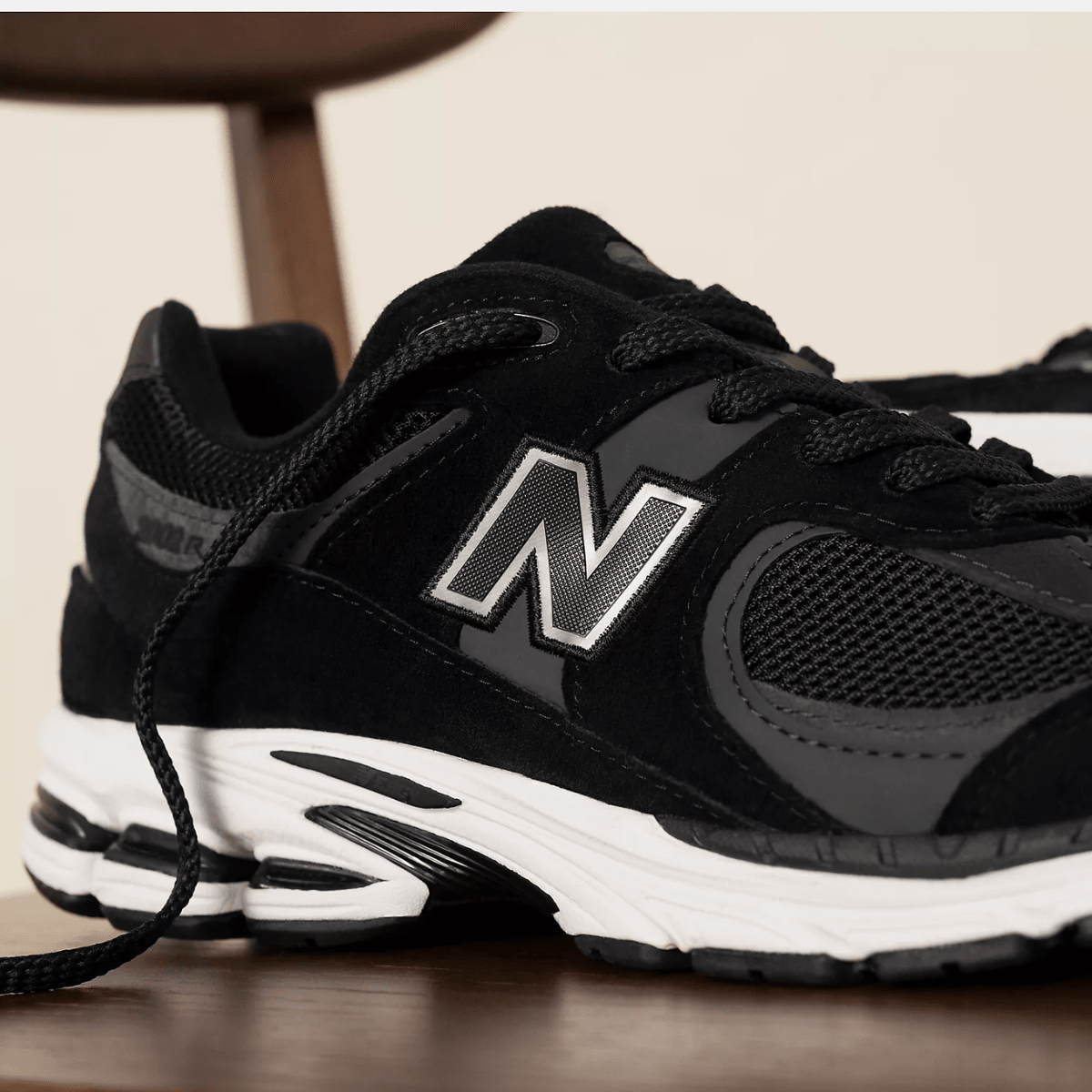 New Balance Men's 2002R in Black with Phantom and Gunmetal - Getoutside Shoes