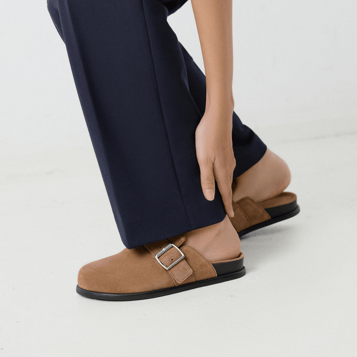 Vagabond Women's Effie Mules in Beige Suede - Getoutside Shoes
