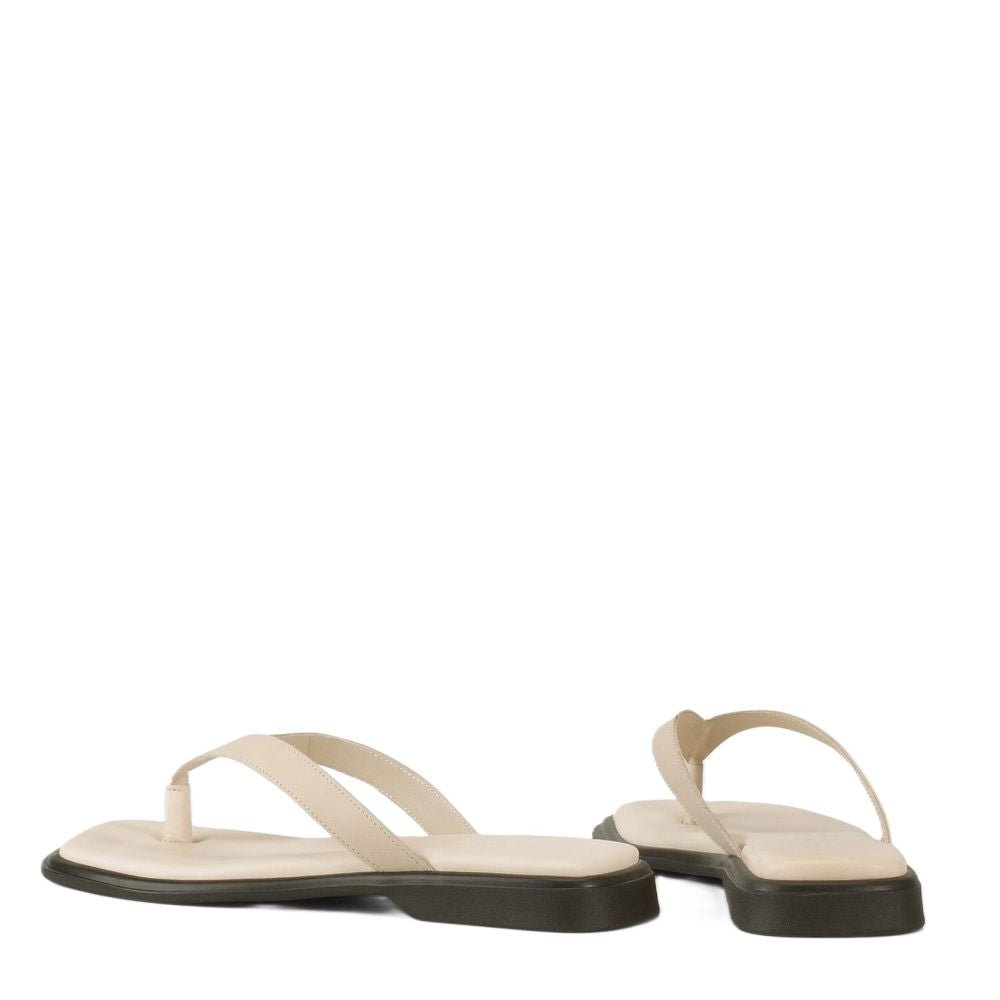 Vagabond Women's Izzy Sandals in Off - White Leather - Getoutside Shoes