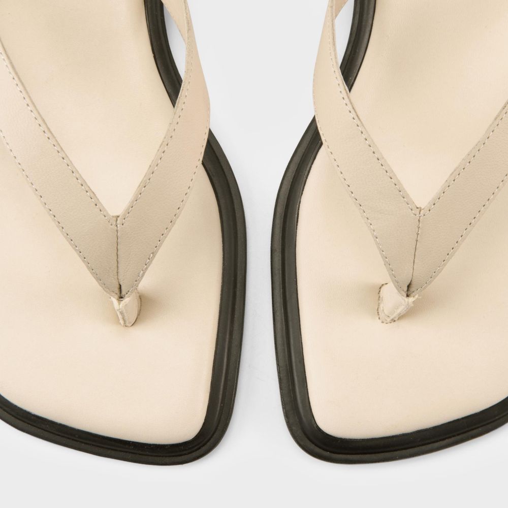 Vagabond Women's Izzy Sandals in Off - White Leather - Getoutside Shoes