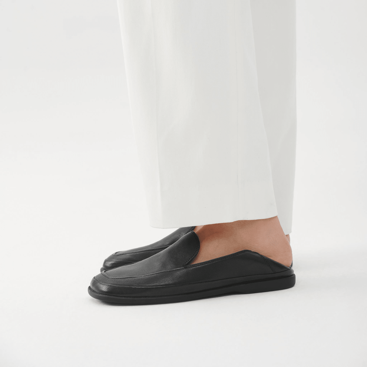 Vagabond Women's Sammie Loafers in Black Leather - Getoutside Shoes